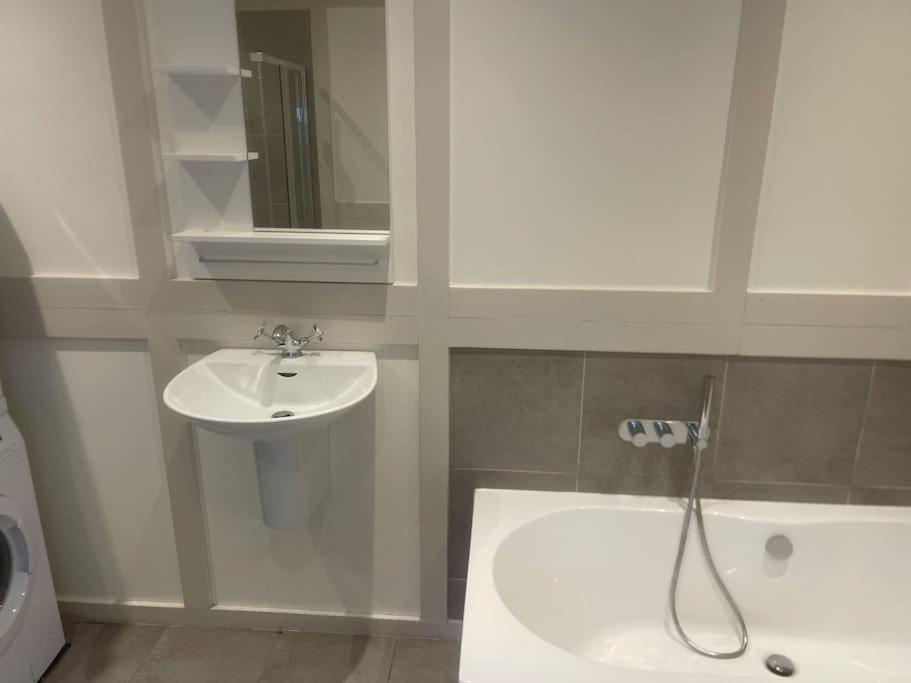 Spacious 2 Bedroom Apartment In The Heart Of Soho. Londra Esterno foto